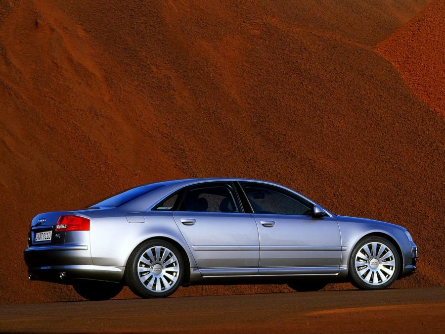  Audi A8 4.2 Quattro (D3) 2003 года  (фото 11 из 30)
